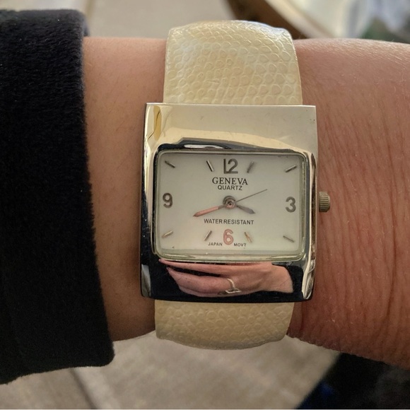 Geneva Quartz watch - Picture 1 of 14
